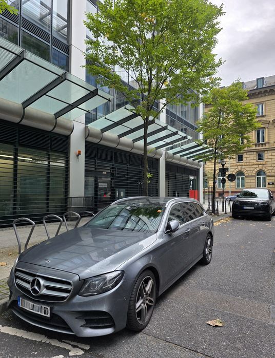 Mercedes-Benz E220d Pachet AMG