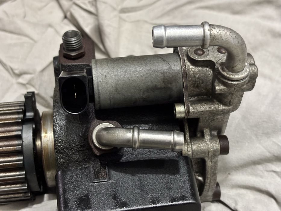 Pompa inalta presiune golf 6 1.6 tdi cayc 03L130755AL01