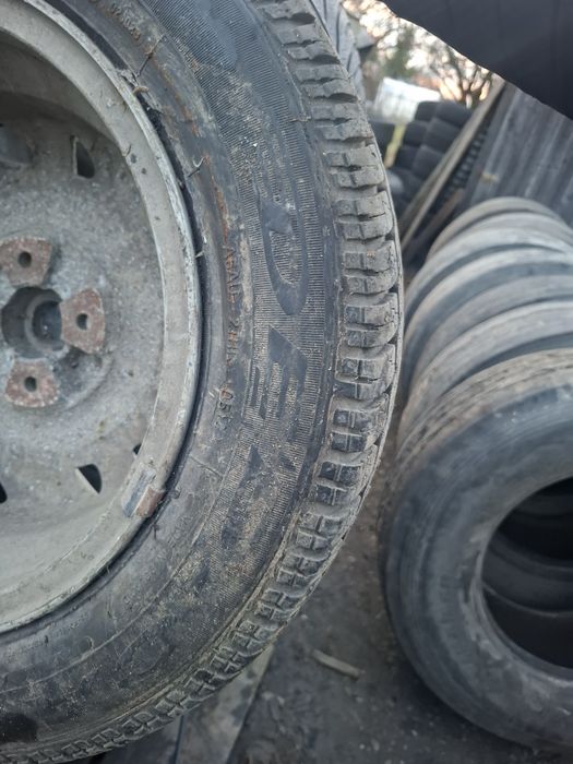 Vand roata aliaj  R 14 fiat punto are anvelopa 265 70 14 iarna buna