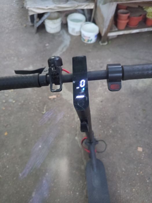 Vând trotineta Xiaomi perfect funcțională
