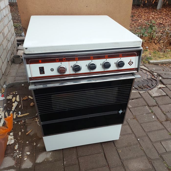 Продам в хорошем состоянии газовую плиту