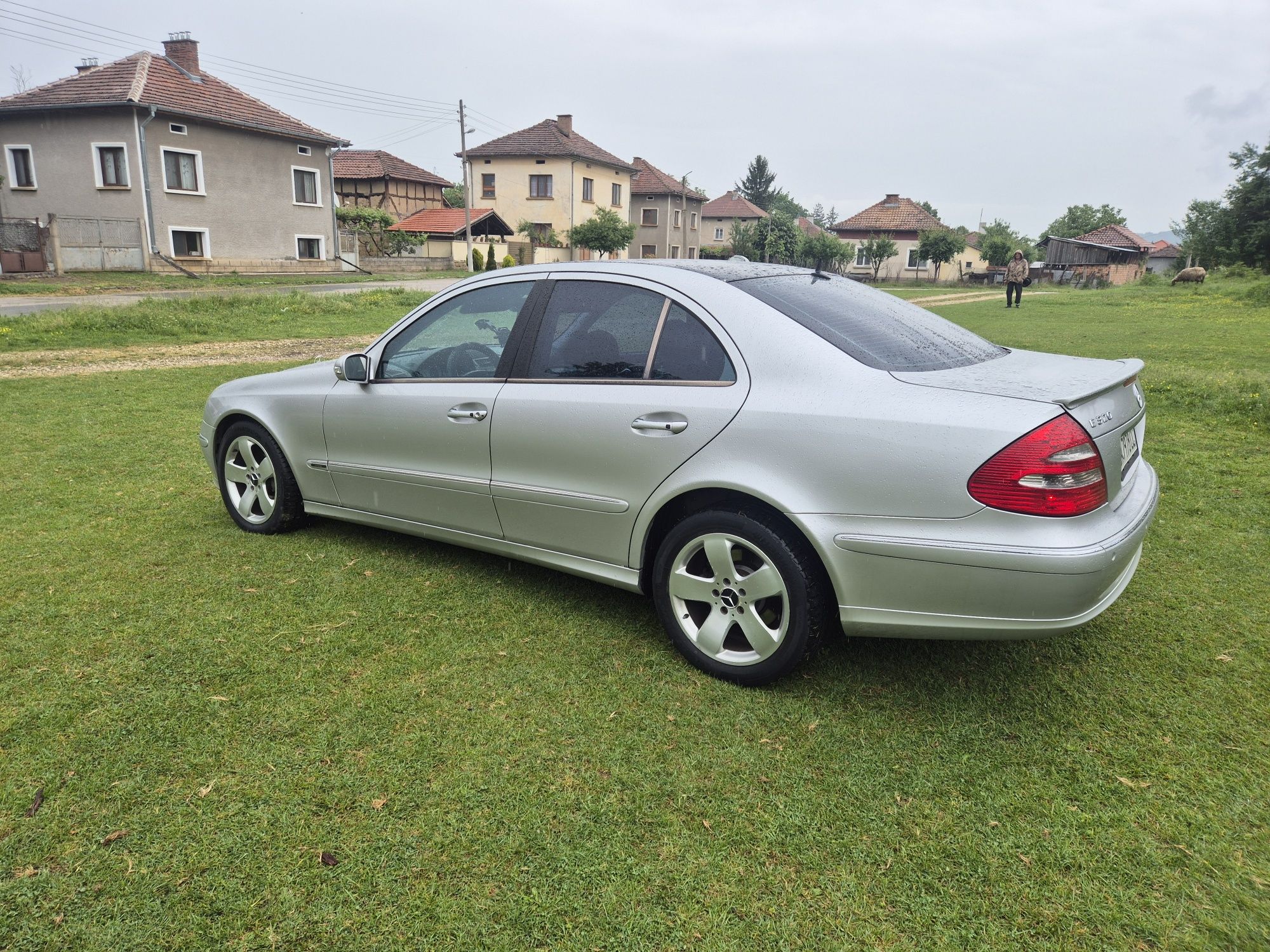 Mercedes-Benz 320