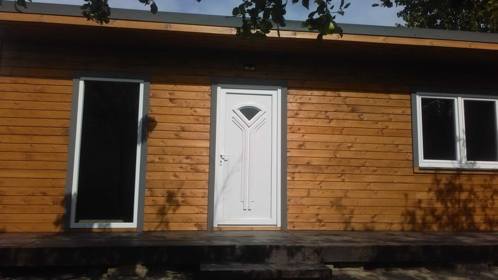 Vand casa din lemn