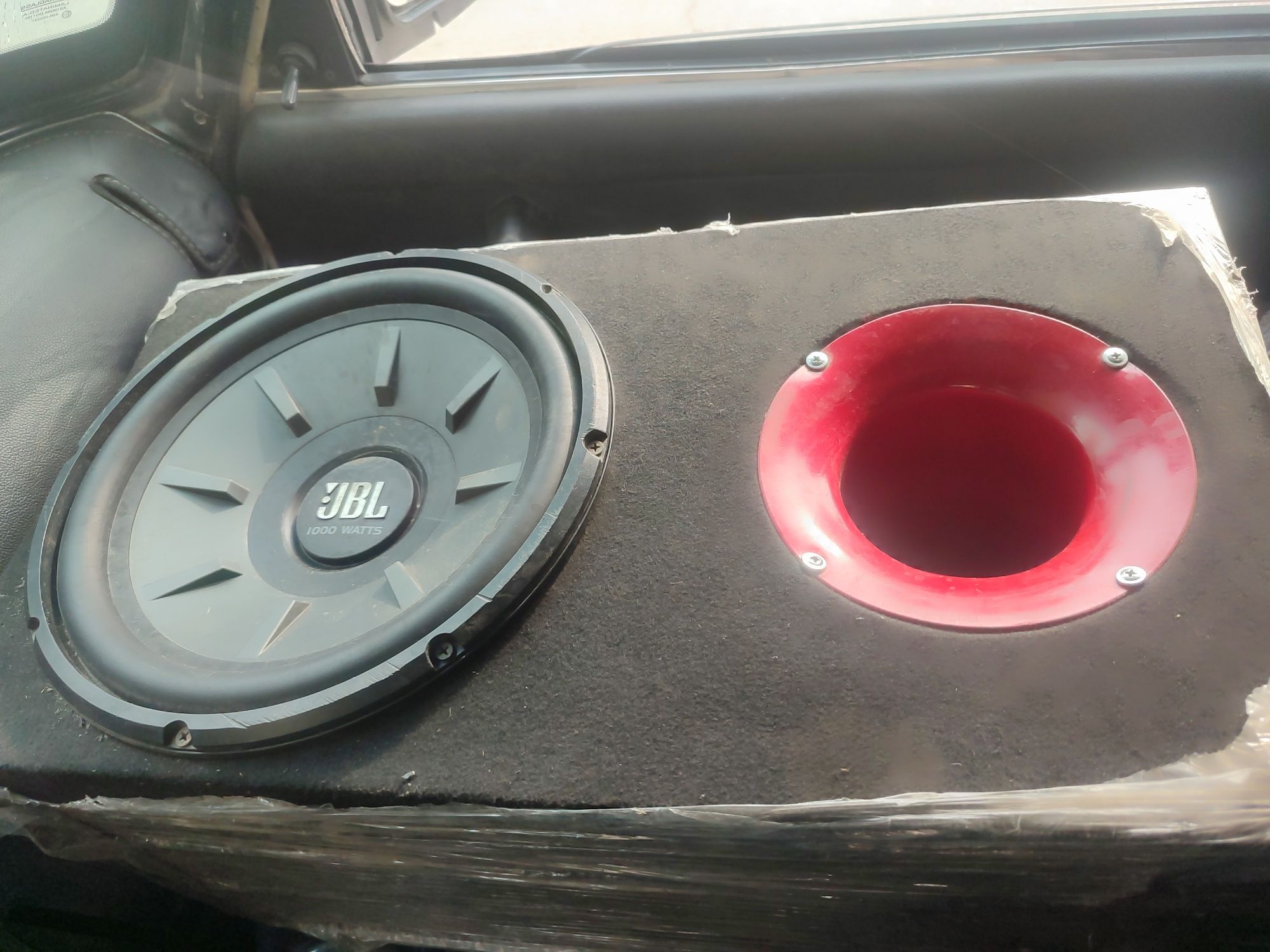 санбуфер JBL 1000ватли холати янги обмен ёх факат нахтга оладиголлар.
