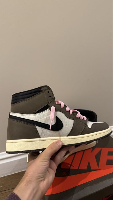 Jordan 1 Travis Scott 42