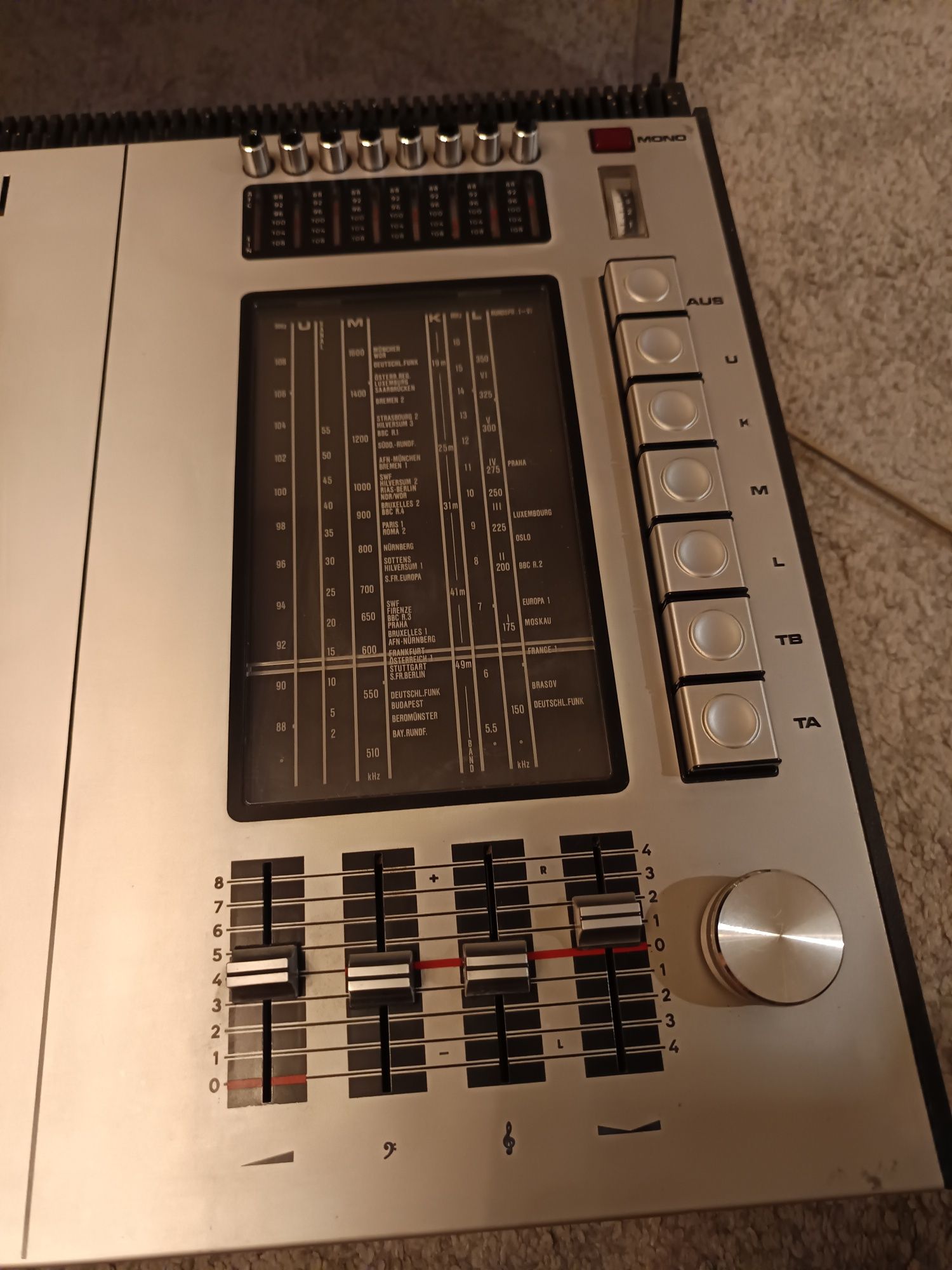 Грамофон GRUNDIG Studio 2000 hi fi