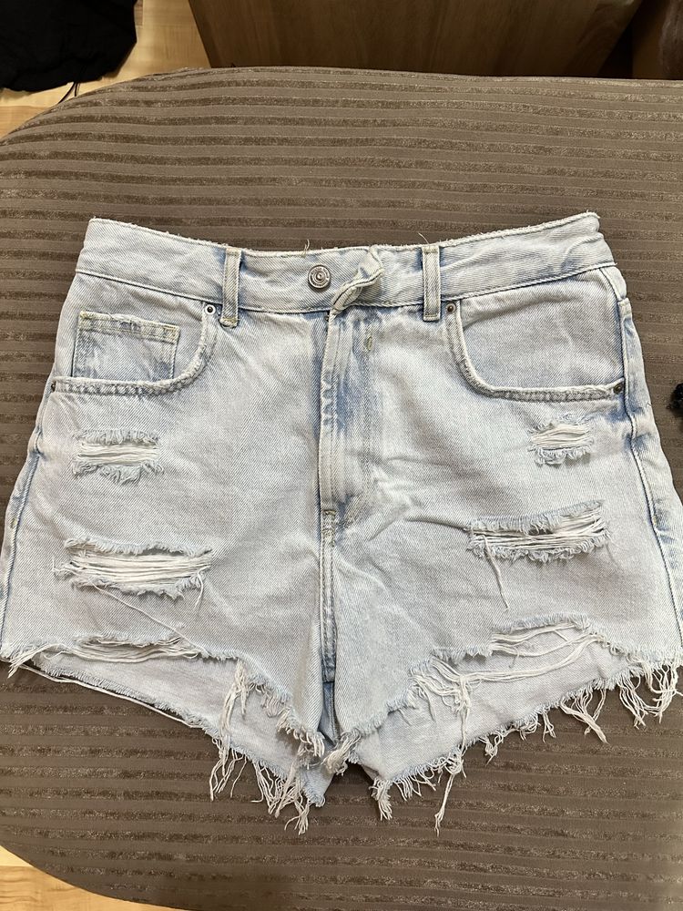 Дънки от Bershka и Zara