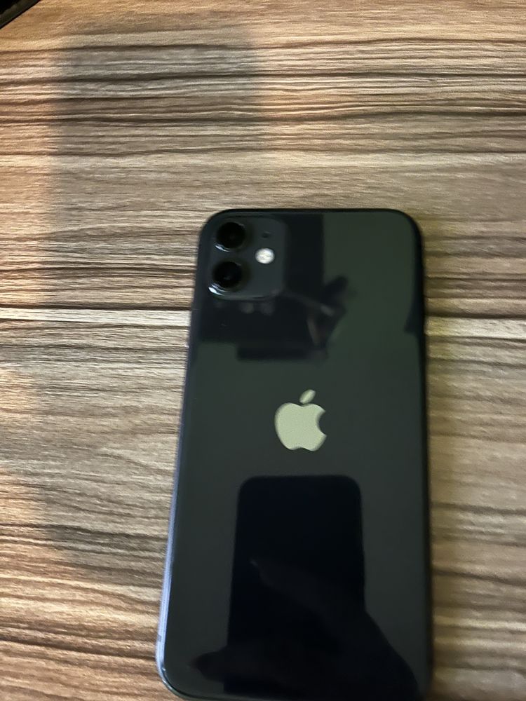 Iphone 11 64 GB .