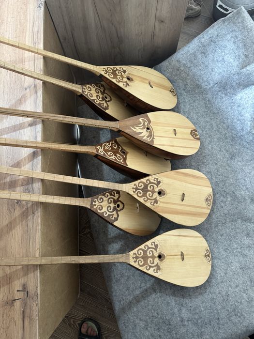 7 штук домбыра бар оптовый беріп жіберемін