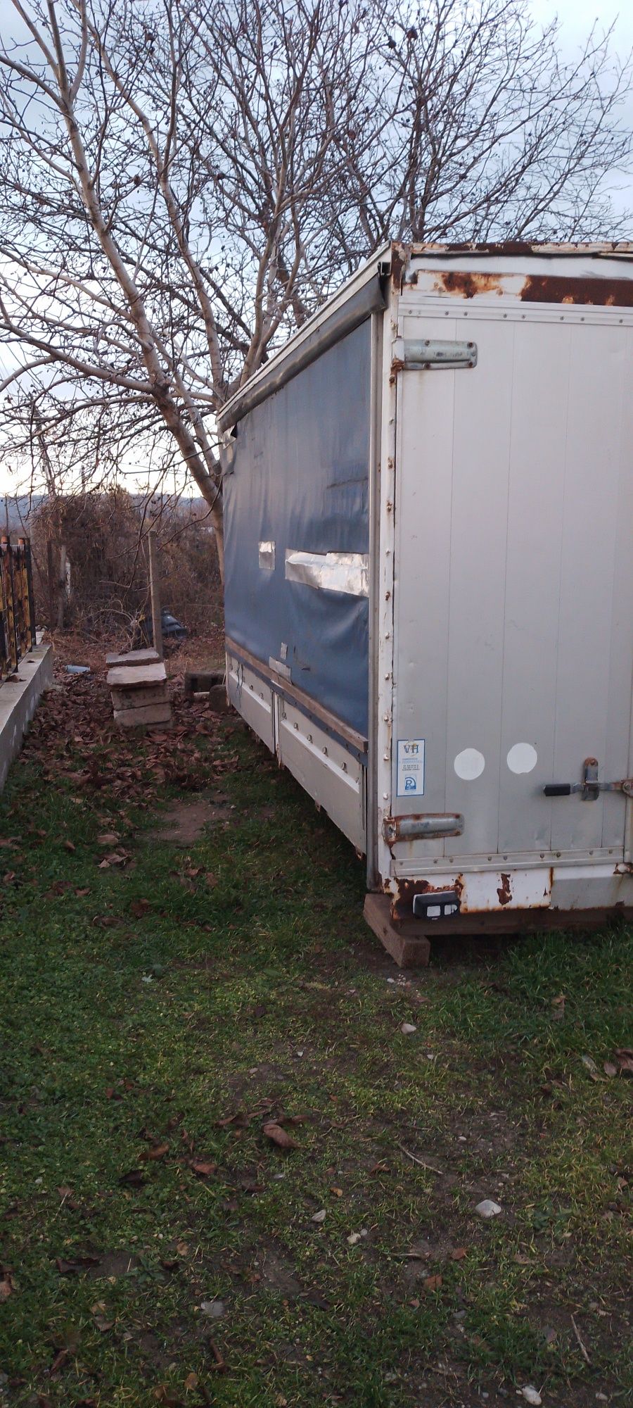 Vând container / cub