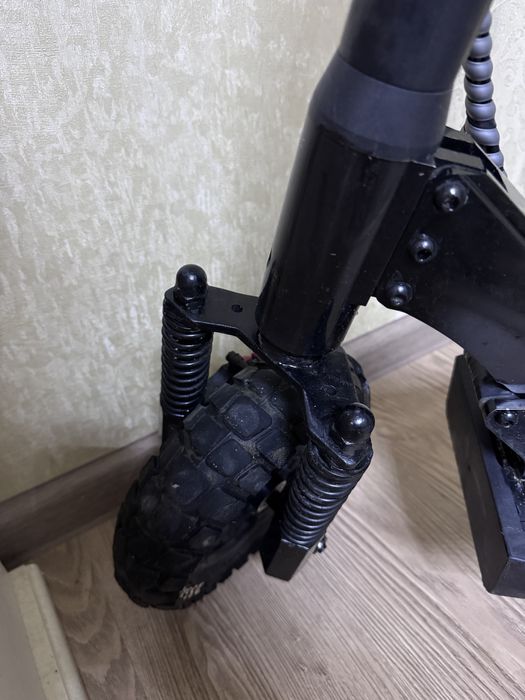 Продам Электросамокат Kugo