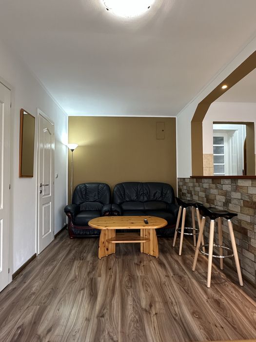 Proprietar inchiriez apartament doua camere