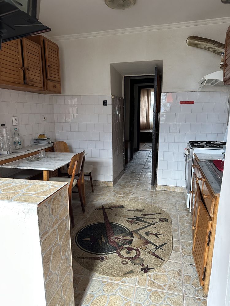 Apartament 3 camere PARTER ( Episcop Nichita )