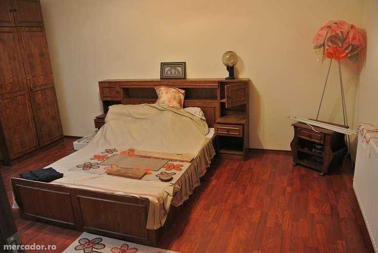 Dau in chirie vilă 3 camere 120 mp construiti sector 4 str. Odei