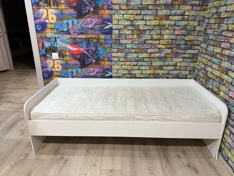 Продам кровать подростовкую