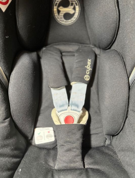 Продавам кошче столче за кола Cybex Aton S2
