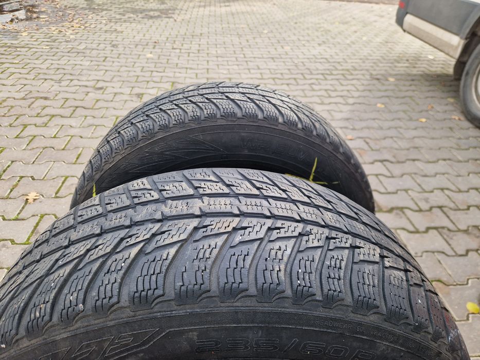235/60R18 Nokian WR SUV 3