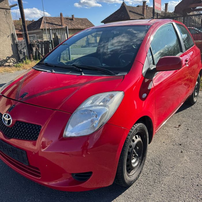 Vând Toyota yaris Automată