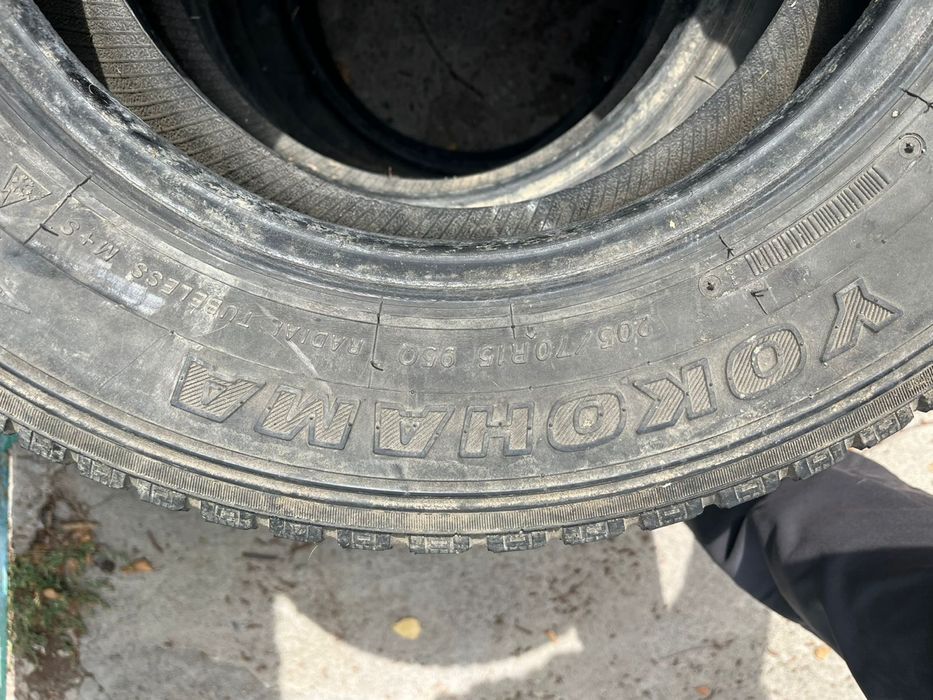 Продам зимние шины yokohama r15 205/70