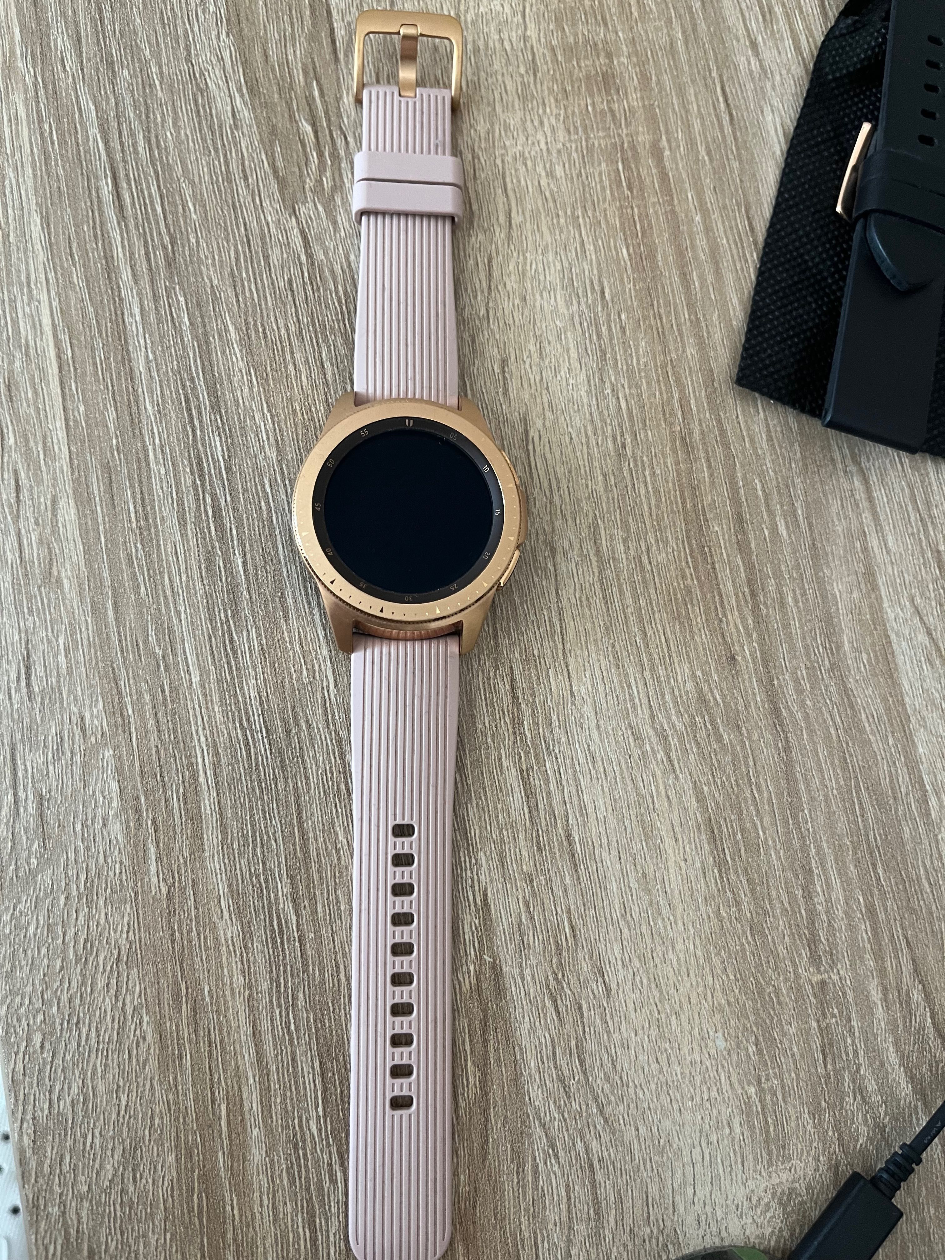 Смарт часовник Samsung Galaxy Watch