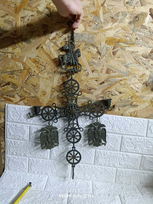 Голям византийски стенен кръст