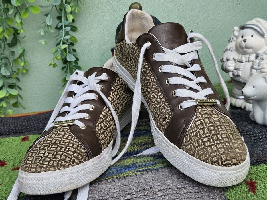 Tommy Hilfiger оригинални кецове N43,5