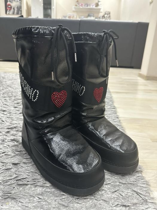 Аптески боти Love Moschino