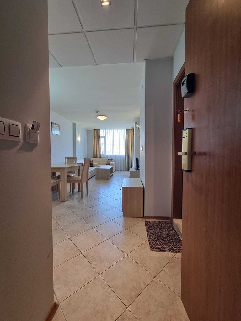 Продава се Двустаен апартамент в к.к. Слънчев бряг - 72 кв.м за 1021 €/кв.м - Снимка #1