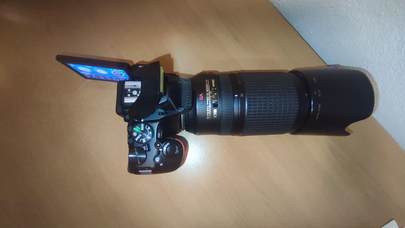 Nikon D5600 +obiectiv 70-300 mm