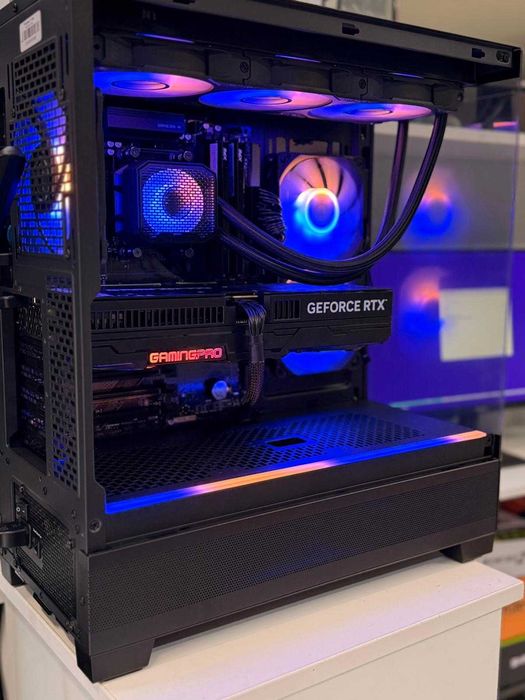 GAMING Ryzen 7 9800X3D/64GB/4 TB/RTX 5090,TVA,Garantie 36 luni
