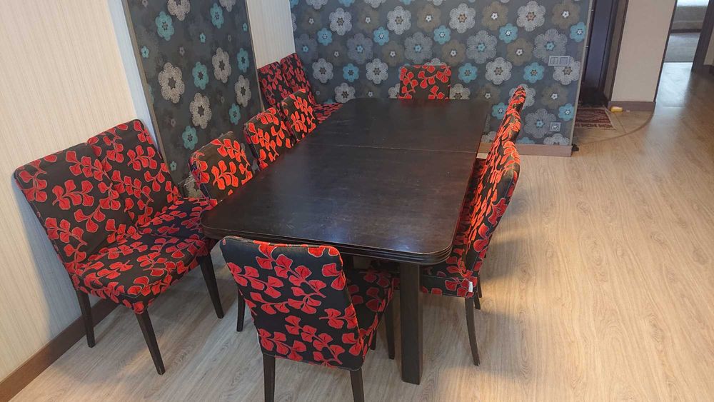 Гостевой стол раскладной с 12 стульями