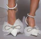 Vand pantofi albi toc 36