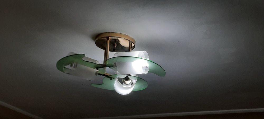 Продам люстру и бра