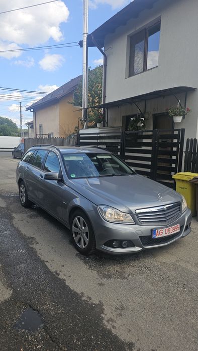 Vând schimb doar cu automat