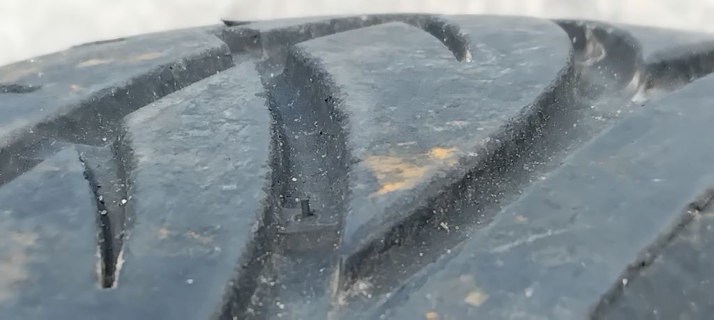 Гуми 215 45 17 Ханкук Hankook 2 броя.   Нов внос. Не са нови.
