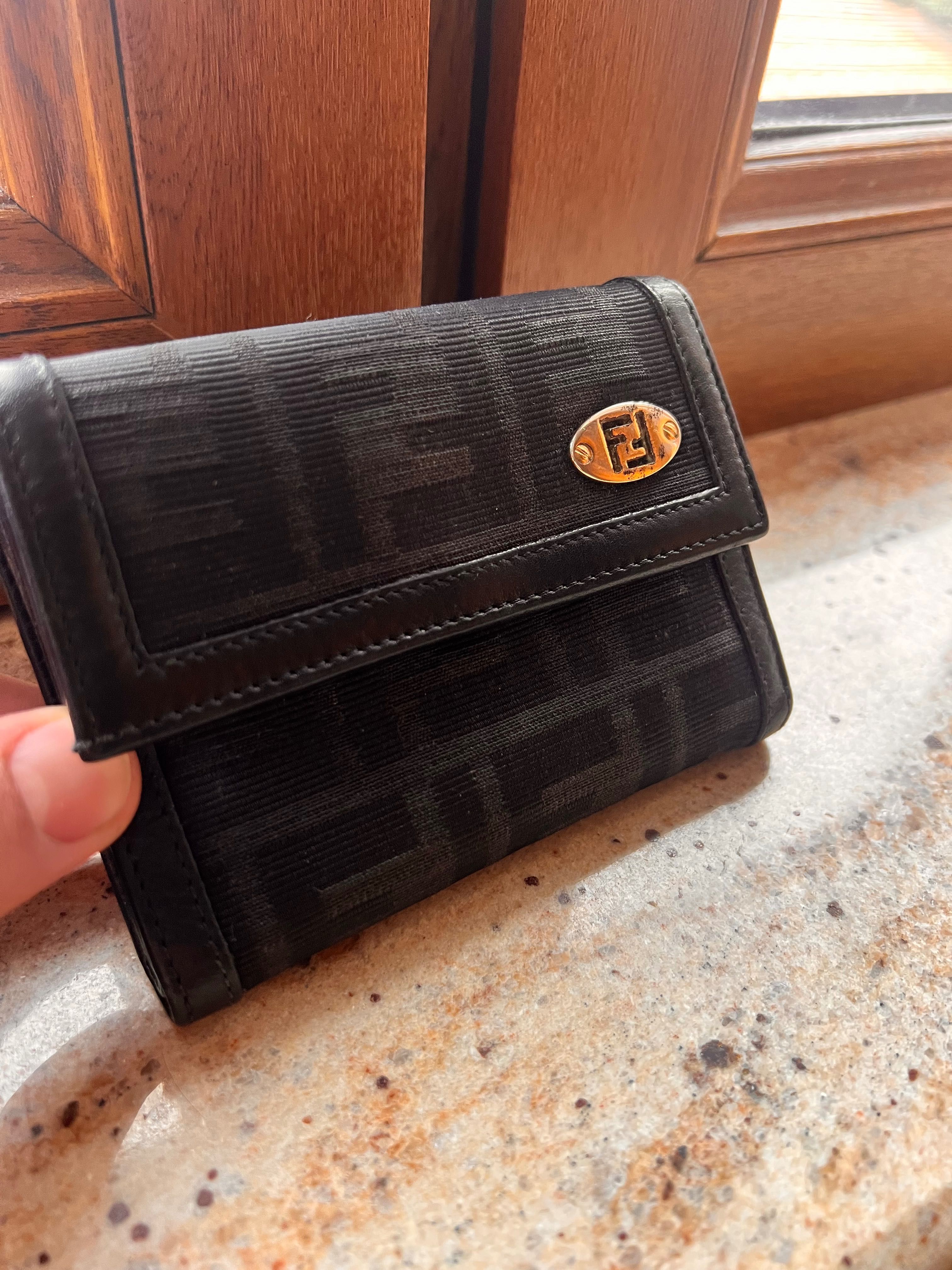 Протмоне Fendi black