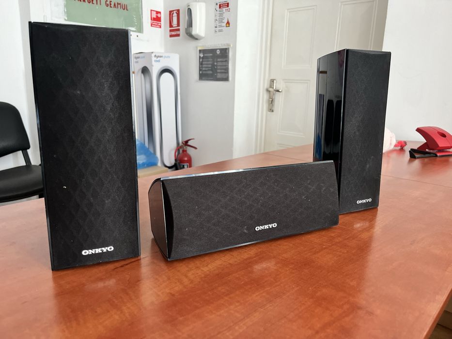 Onkyo SKF 370 (frontale) + SKC 370 centrala boxe difuzoare