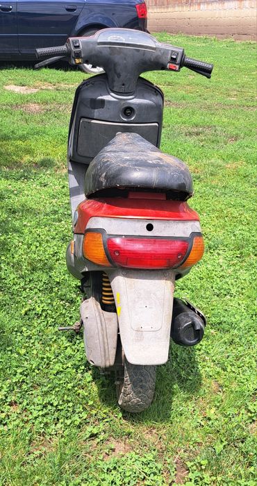 Vând scuter piaggio zip 80cc 2t