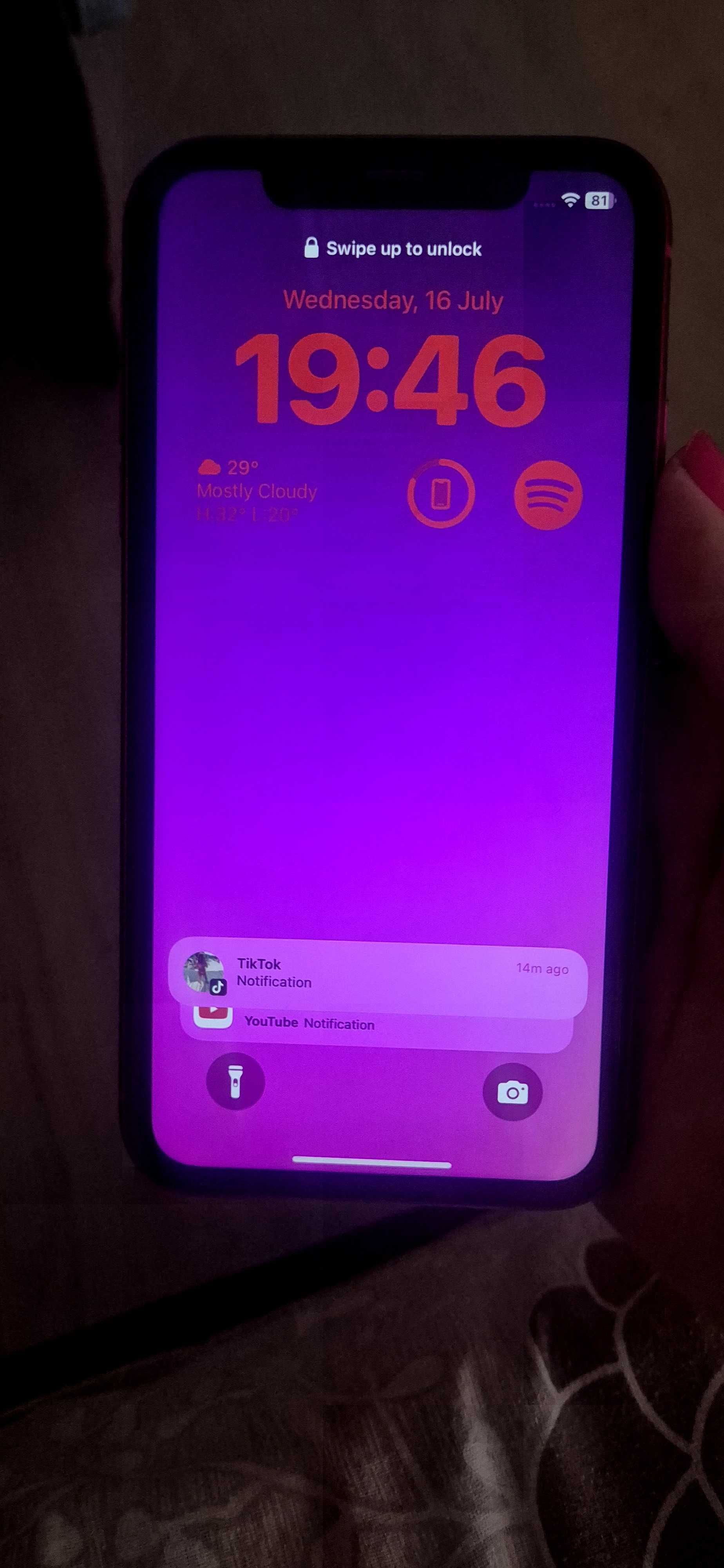 iPhone 11 много запазен!