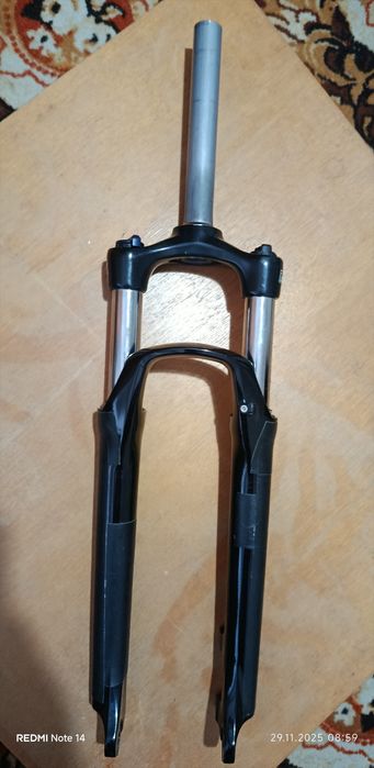Амортисьорна вилка SR Santor XCM 27.5 инча.