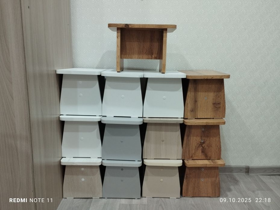 Продам  маленькие стульчики