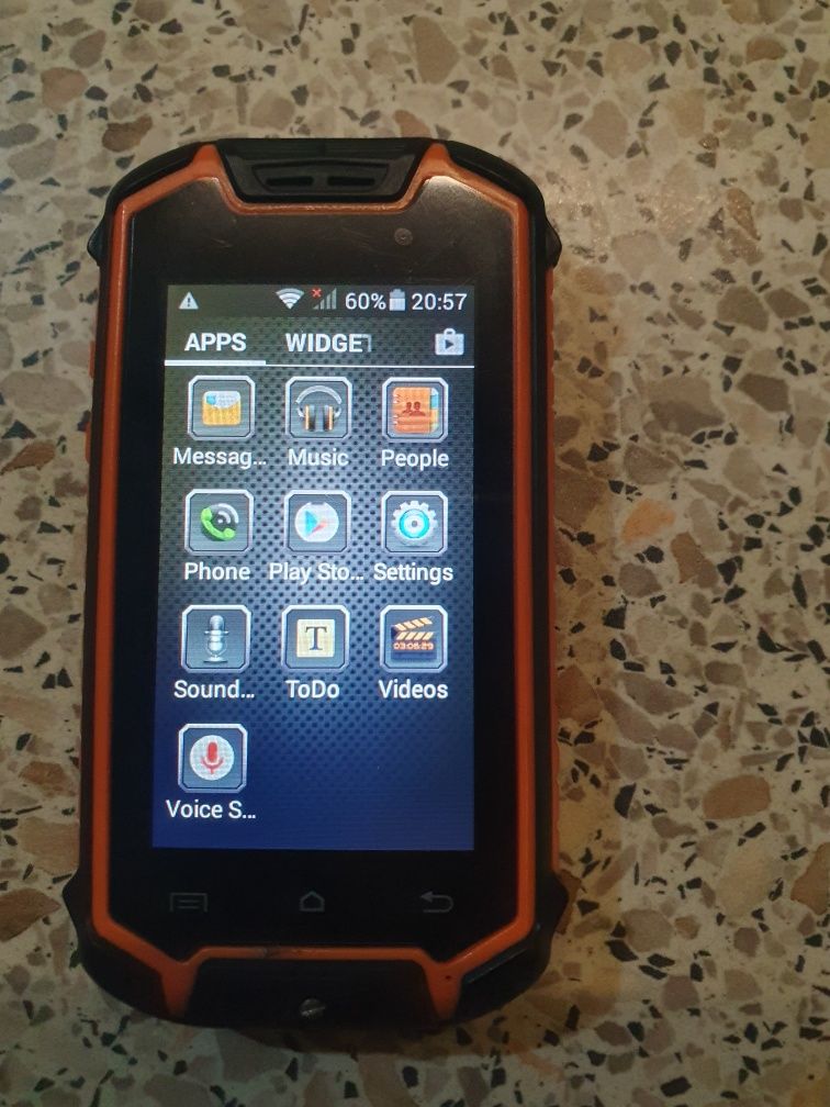 Vând mini telefon vogue Phone cu android(chinezesc)