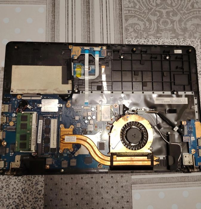 Материнская плата от ноутбука Samsung NP450RSE