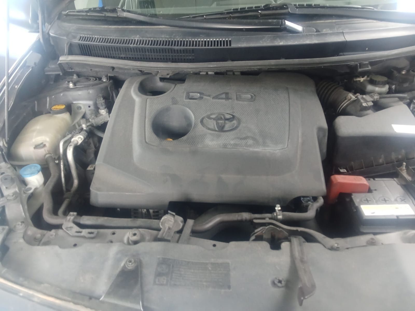 Piese Toyota auris 1.4 D  (2010)