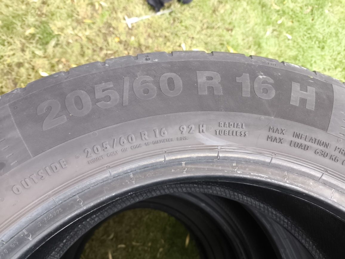 Vând cauciucuri vara Continental 205 60 R16