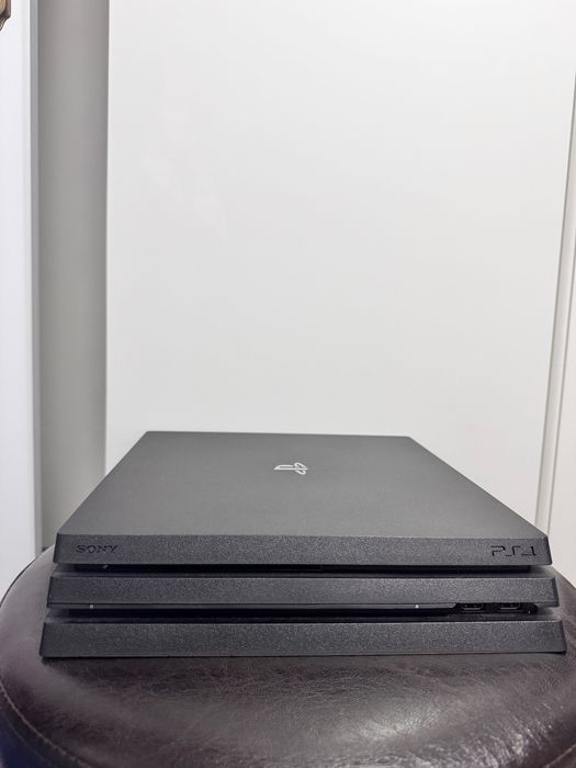 Vand PS4 Pro 1TB
