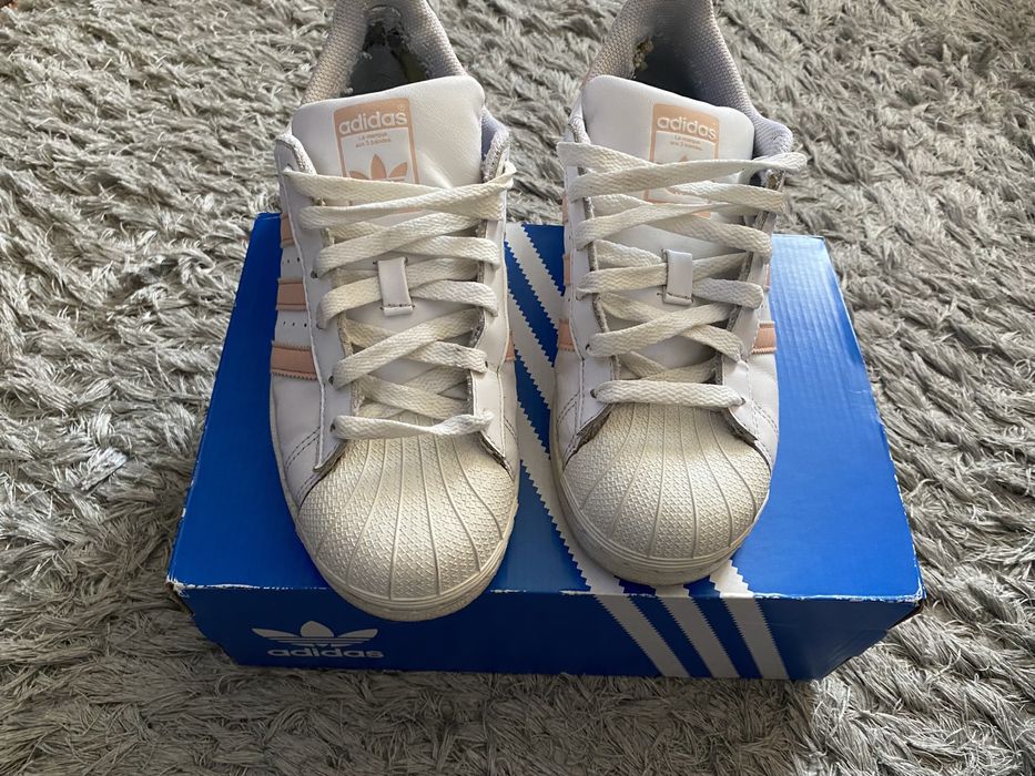 Adidasi Superstar
