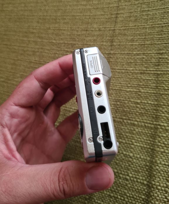 Sony Minidisc MD Recorder Walkman MZ-R70 Mini Disc Player Portabil