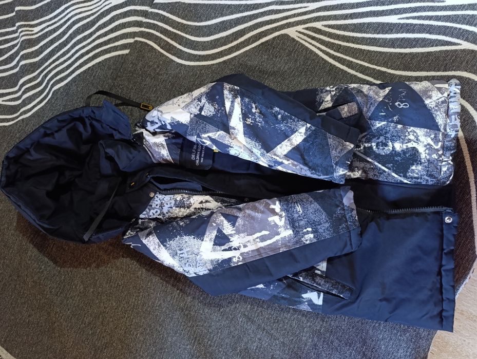 Продам куртку зимнюю для мальчика