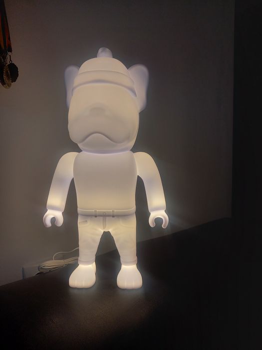 Vand 2 lampi camera in forma de catel foarte dragute